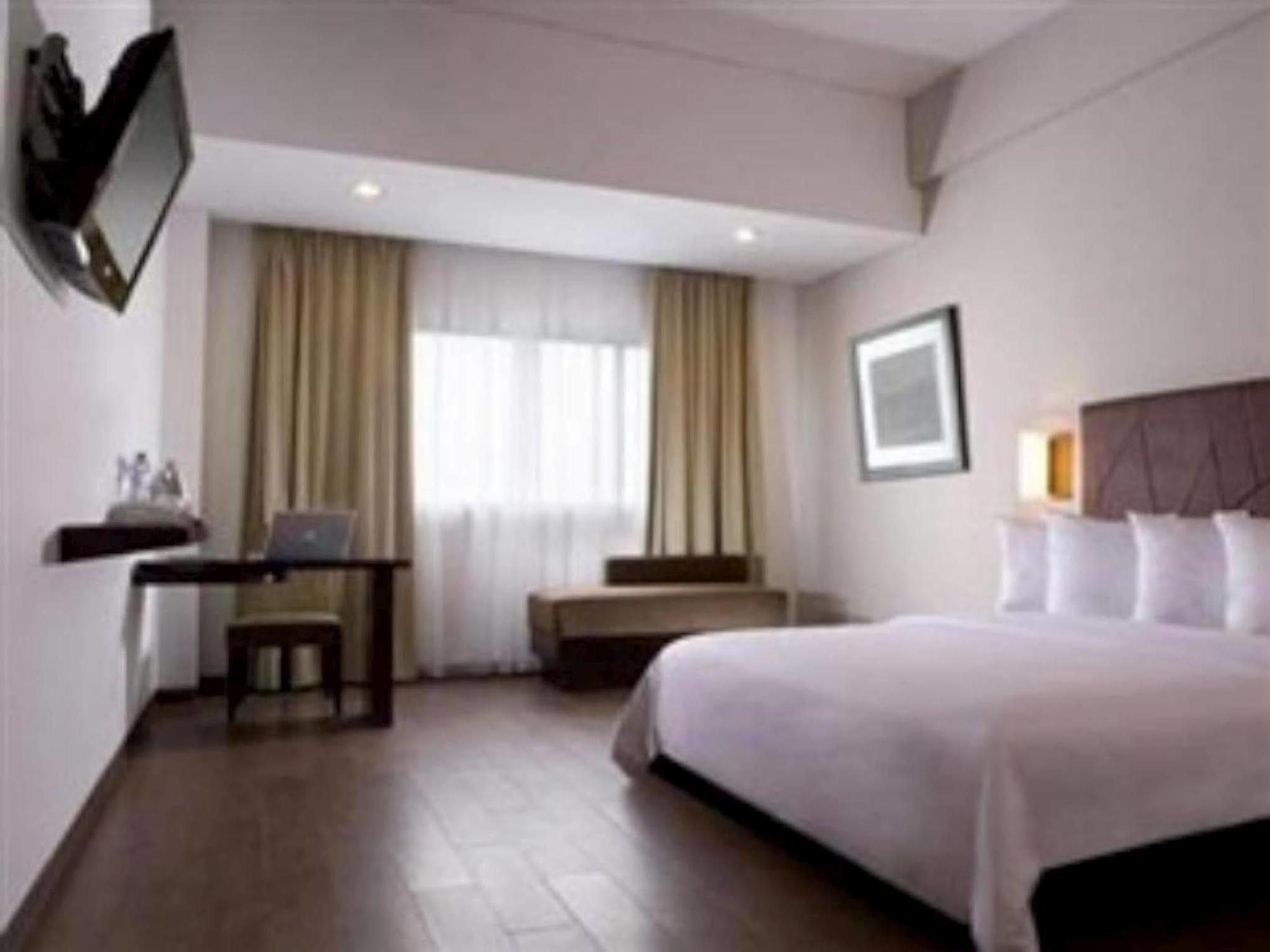 Hotel Santika Bogor Eksteriør bilde